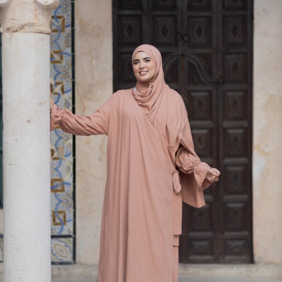 http://capricieuse.tn/fr/products/robe-priere-avec-foulard-attache-peche