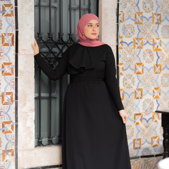 http://capricieuse.tn/fr/products/robe-maryline-noir