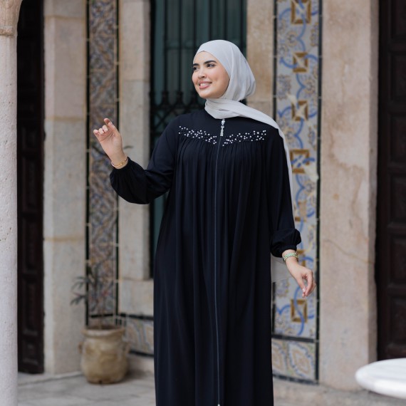 http://capricieuse.tn/fr/products/abaya-perles-noir