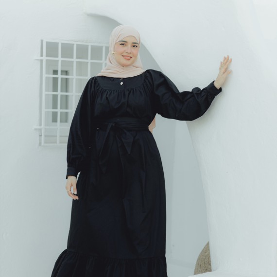 http://capricieuse.tn/fr/products/robe-dayna-noir