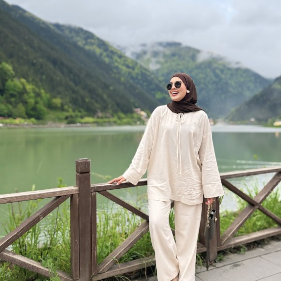 http://capricieuse.tn/fr/products/ensemble-kamraya-beige