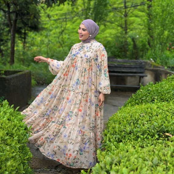https://capricieuse.tn/fr/products/robe-flower-beige