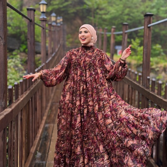 https://capricieuse.tn/fr/products/robe-flower-bordeaux