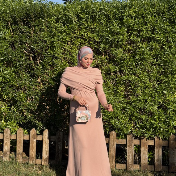 https://capricieuse.tn/fr/products/robe-croisee-rose