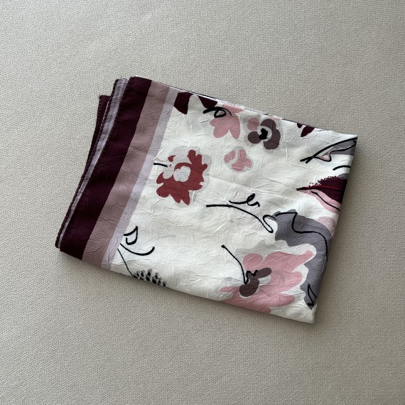 https://capricieuse.tn/fr/products/foulard-imprime-garden-aubergine